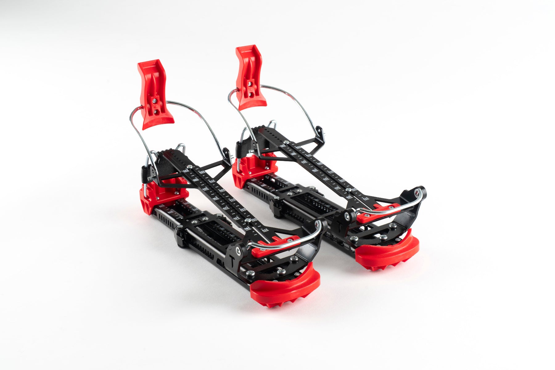 Tjava Randi alpine ski touring adapter on a white background.