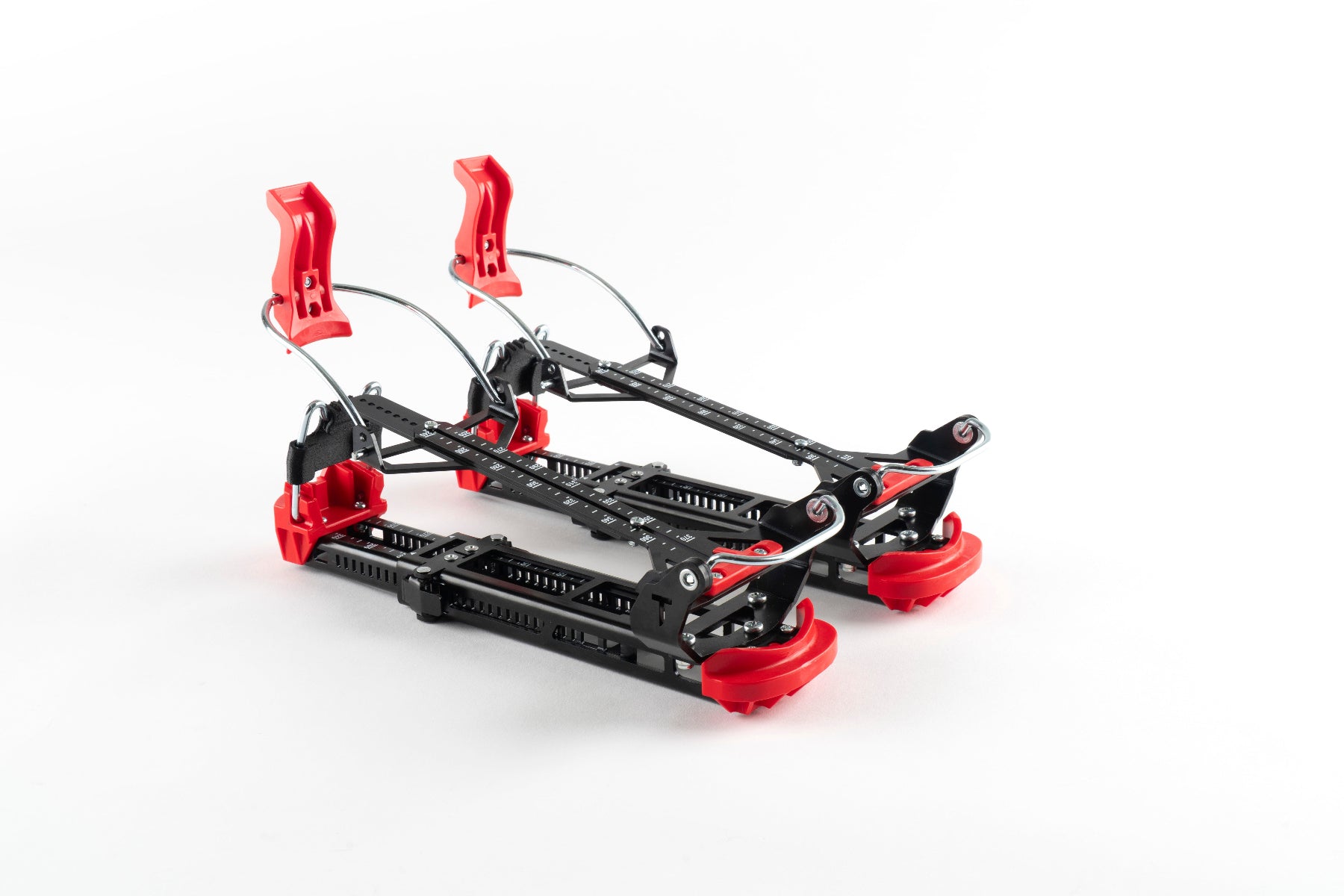 Three-quarter view of the Tjava Randi ski touring adapter.
